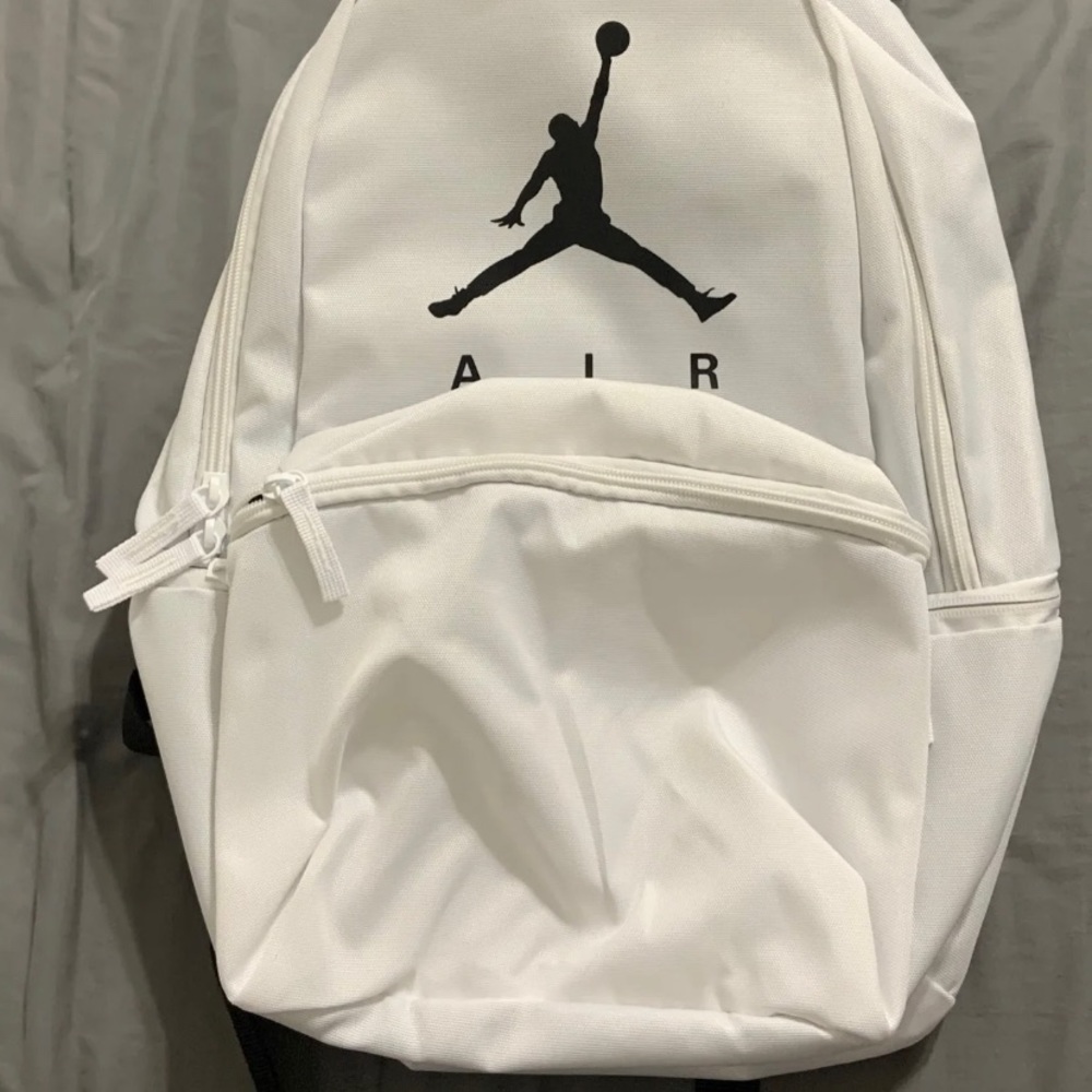 Air Jordan’s backpack and lunchbox combo